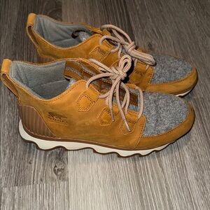 Sorel Women's Tan and Gray Lace-Up Ankle Booties